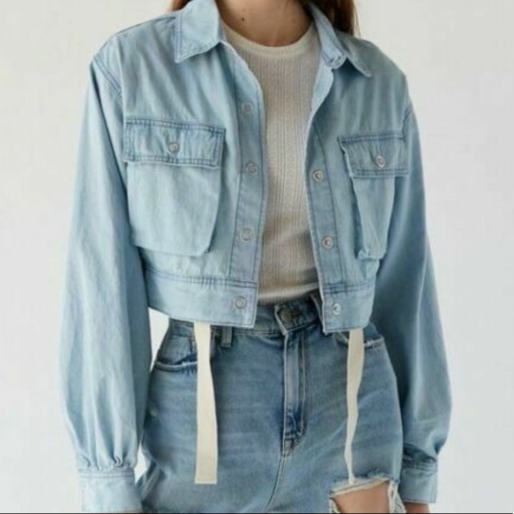 Cropped Utility Trucker Jacket lightweight denim